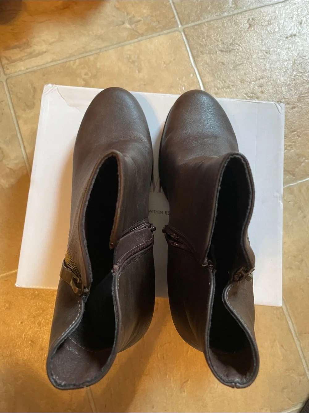 Dream Pairs sleek dark